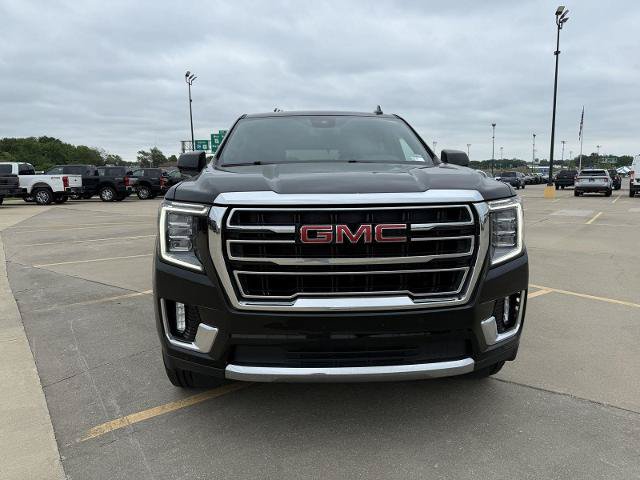 Used 2024 GMC Yukon SLT AWD/4WD image 3