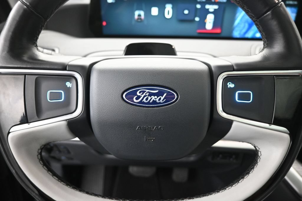 Certified 2025 Ford Expedition Max Platinum w/ Driver's Package AWD/4WD image 25