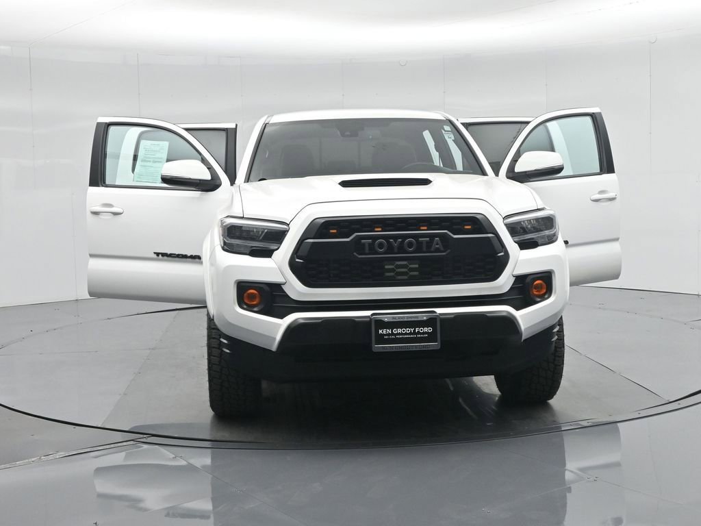 Used 2022 Toyota Tacoma TRD Sport image 25