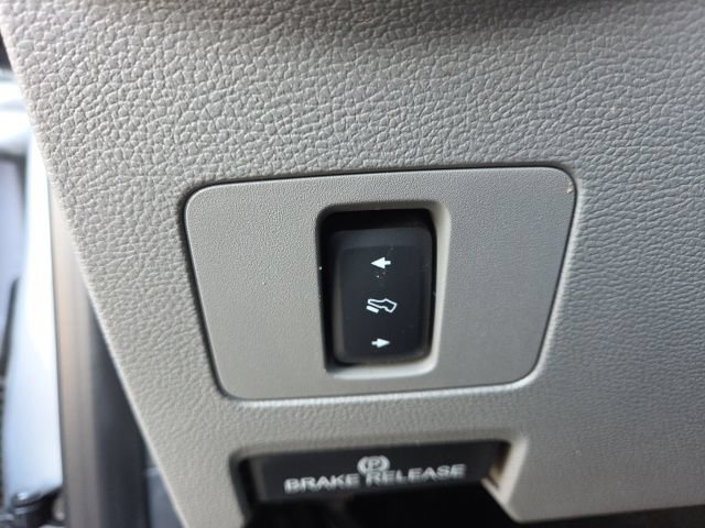 Certified 2019 Ford F250 XLT w/ XLT Premium Package AWD/4WD image 29
