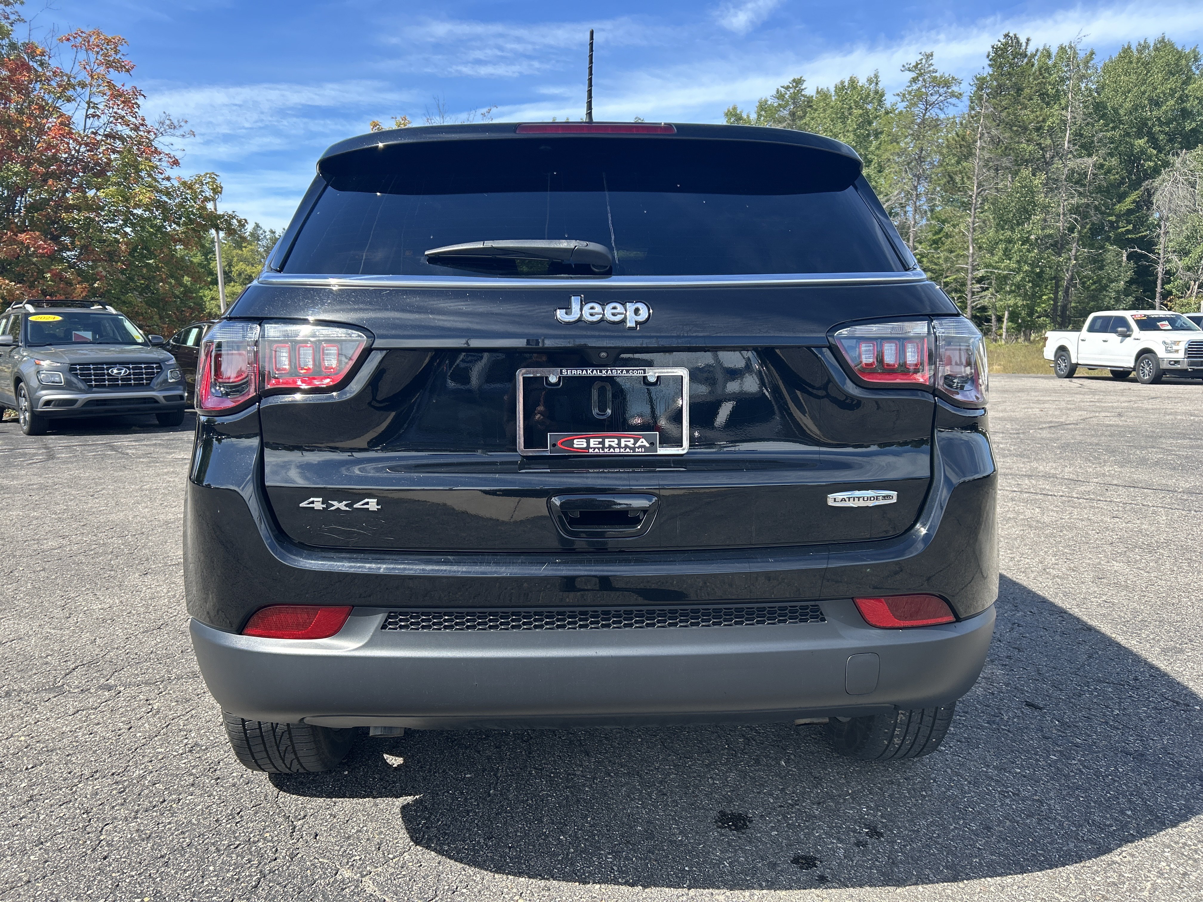 Used 2023 Jeep Compass Latitude AWD/4WD image 4