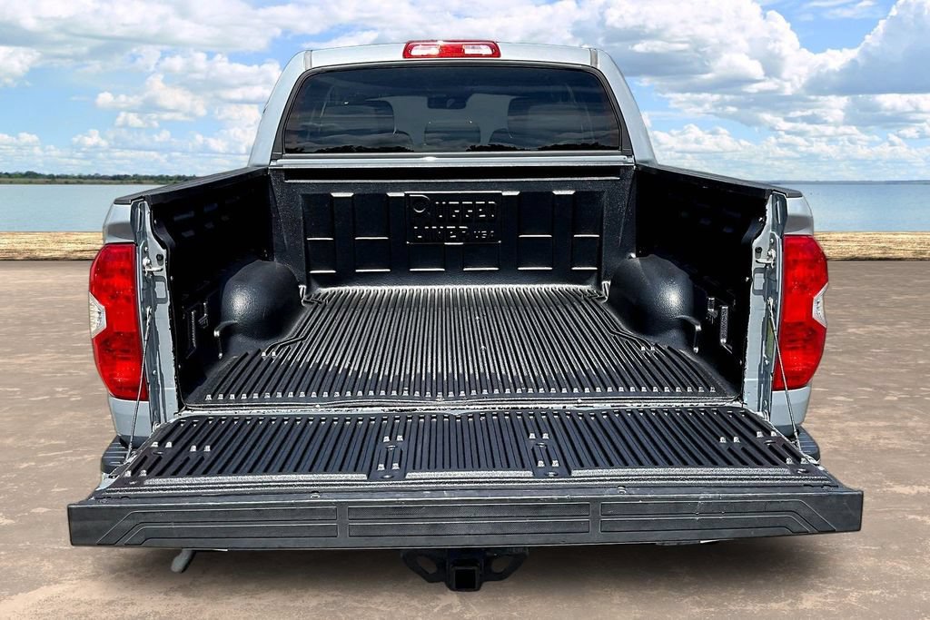 Used 2018 Toyota Tundra SR5 w/ SR5 Upgrade Package AWD/4WD image 9