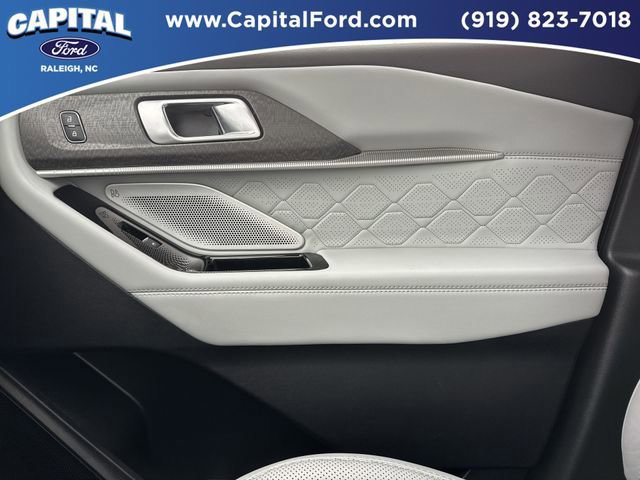 Certified 2025 Ford Explorer Platinum w/ Ultimate Package image 28