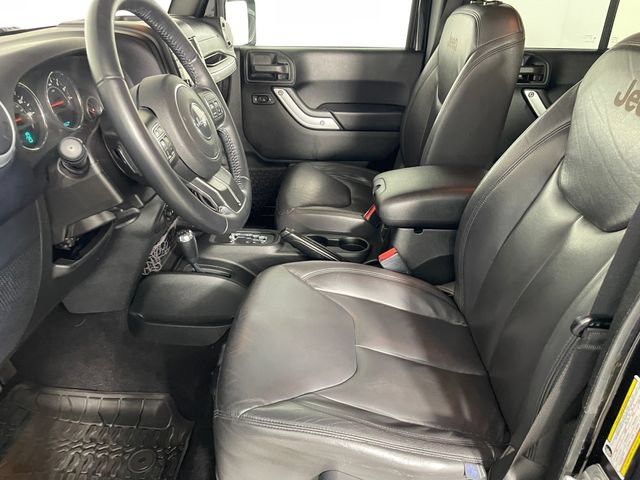 Used 2017 Jeep Wrangler Unlimited Sahara w/ Connectivity Group AWD/4WD image 2