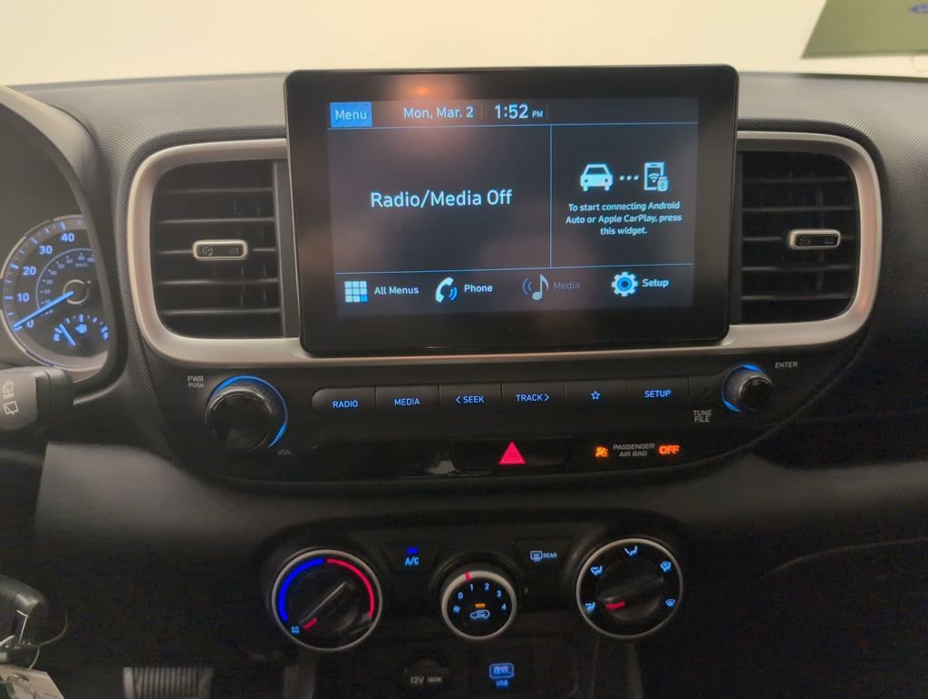 Used 2021 Hyundai Venue SE image 28