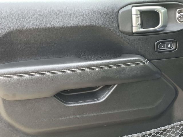 Used 2020 Jeep Gladiator Overland image 13