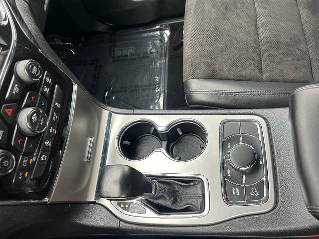 Used 2020 Jeep Grand Cherokee Altitude AWD/4WD image 15