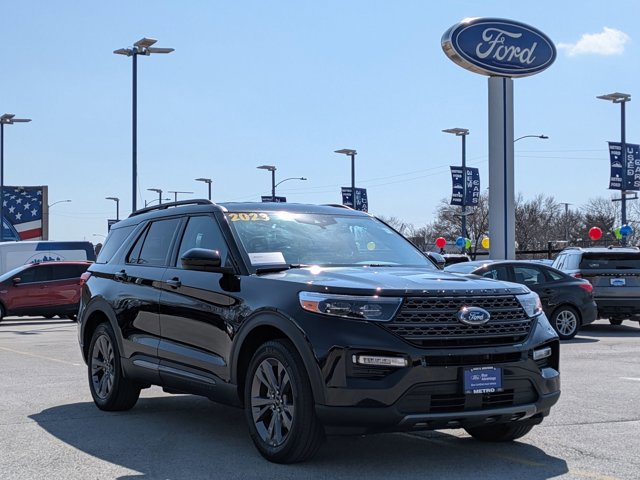 Certified 2023 Ford Explorer XLT w/ Equipment Group 202A AWD/4WD image 2