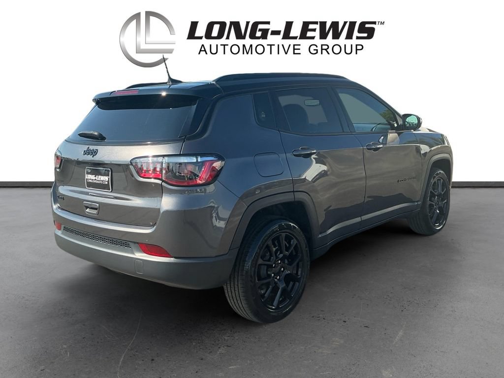 Used 2023 Jeep Compass Latitude w/ Sun and Sound Group AWD/4WD image 7