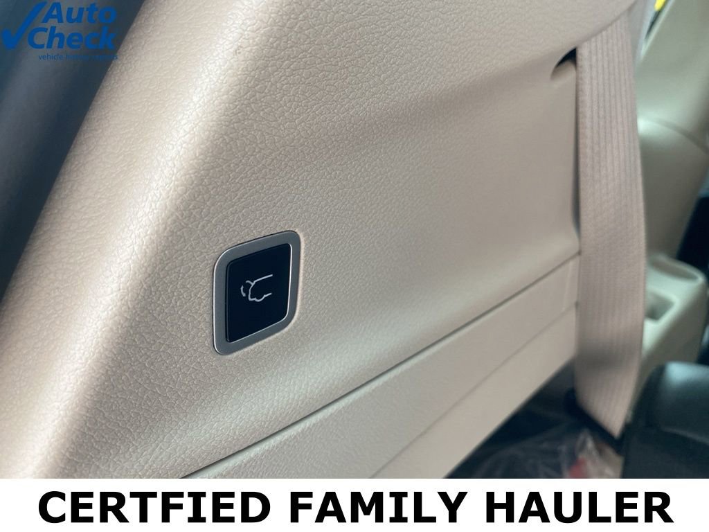 Used 2024 Chrysler Pacifica Touring-L FWD image 15