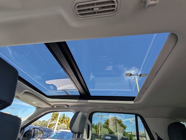 Certified 2025 Ford Expedition Active image 10