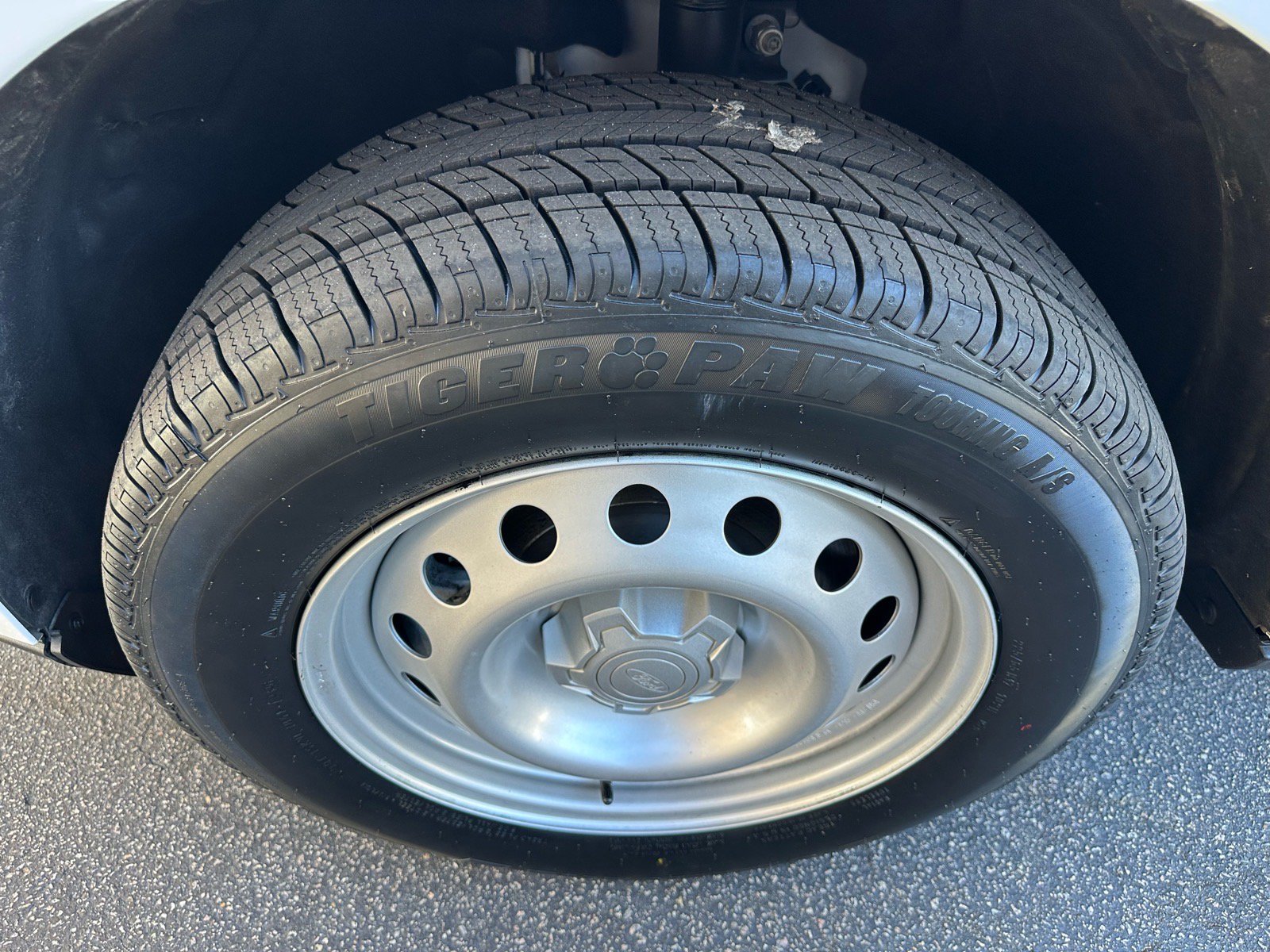 Certified 2025 Ford Maverick XL FWD image 8