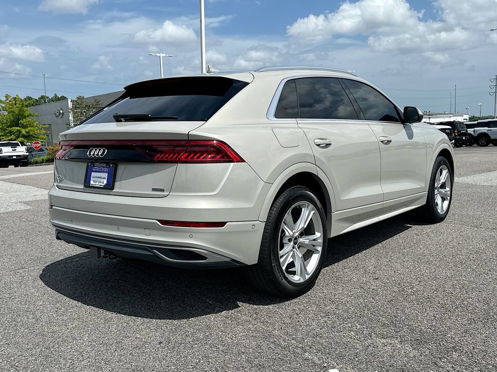Used 2022 Audi Q8 Premium w/ Convenience Package AWD/4WD image 7