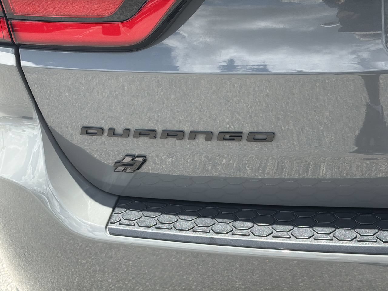 Used 2022 Dodge Durango SXT w/ Blacktop Package AWD/4WD image 9