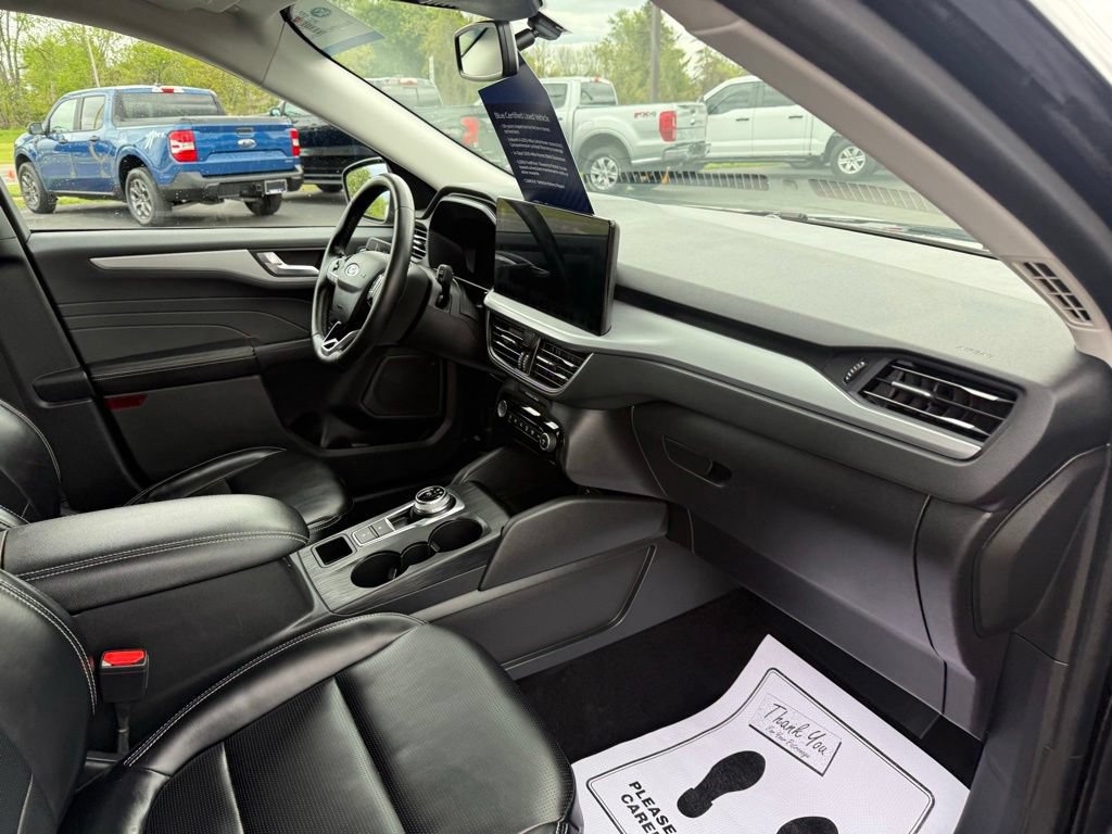Certified 2024 Ford Escape Platinum AWD/4WD image 12