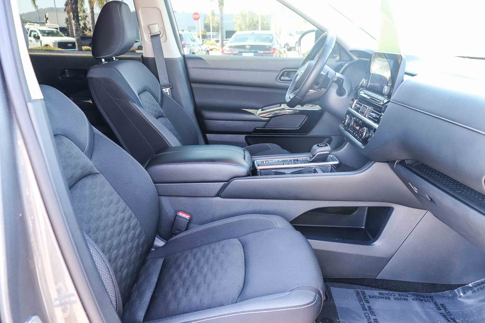 Used 2024 Nissan Pathfinder SV FWD image 16