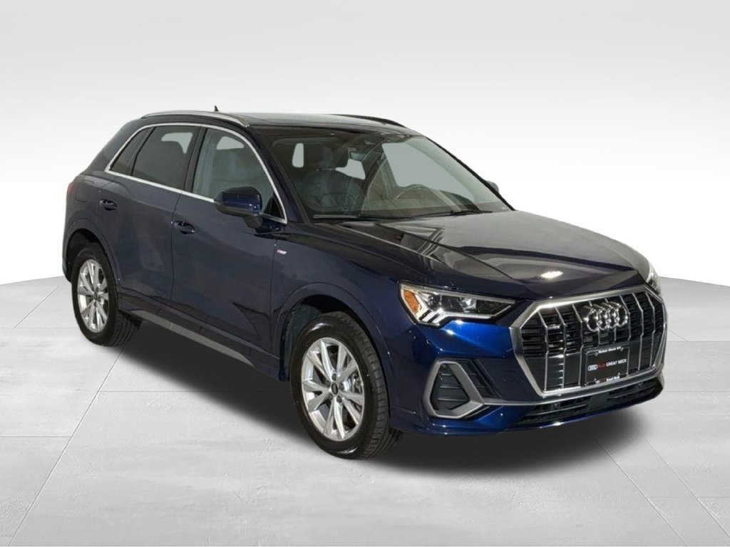 Used 2023 Audi Q3 2.0T Premium Plus w/ Premium Plus Package AWD/4WD image 10