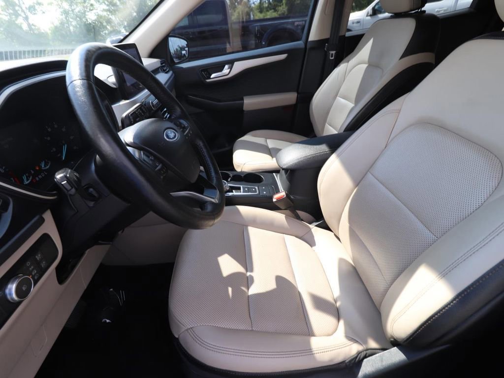 Certified 2020 Ford Escape SEL image 8