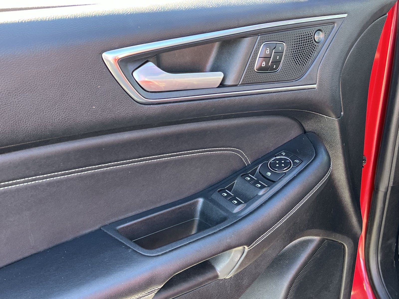 Certified 2022 Ford Edge Titanium AWD/4WD image 15