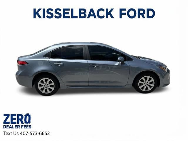 Used 2022 Toyota Corolla LE FWD image 3