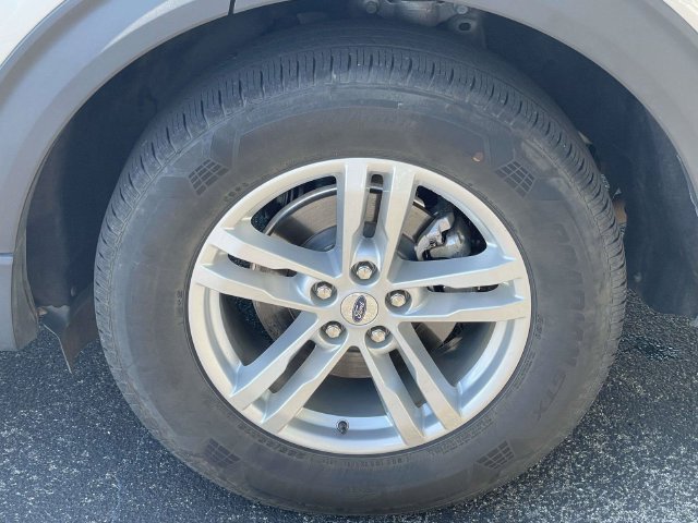 Certified 2023 Ford Explorer XLT RWD image 11