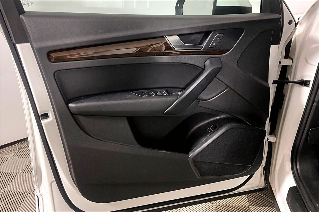Used 2019 Audi Q5 2.0T Premium AWD/4WD image 18