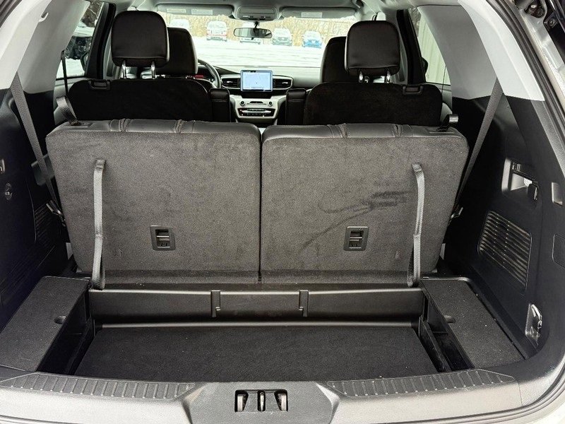Certified 2023 Ford Explorer XLT w/ Equipment Group 202A image 5