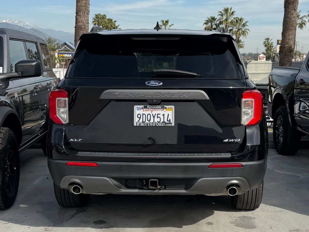 Certified 2022 Ford Explorer XLT w/ Equipment Group 202A image 4