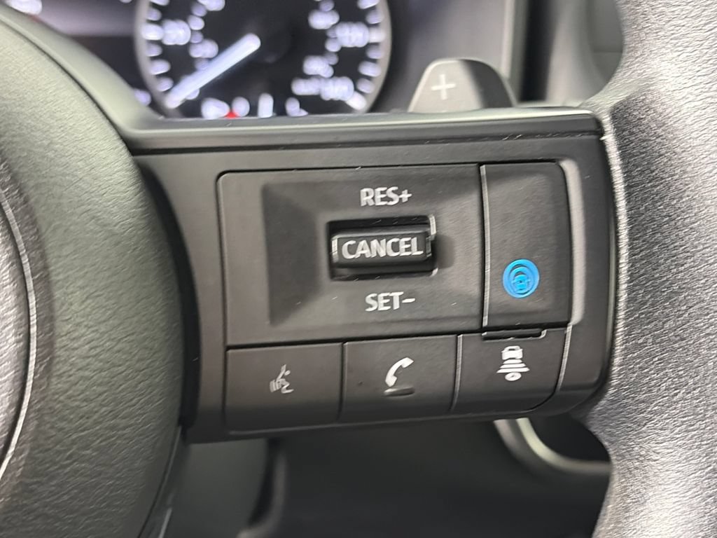 Used 2024 Nissan Rogue SV AWD/4WD image 18