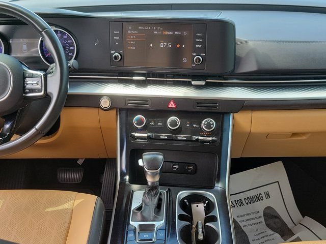 Used 2022 Kia Carnival LX FWD image 20