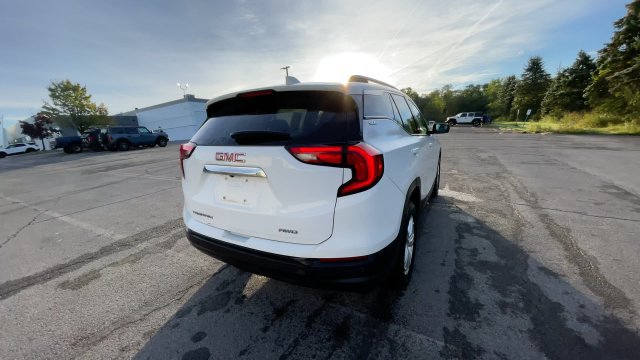 Used 2019 GMC Terrain SLE w/ Driver Convenience Package AWD/4WD image 9