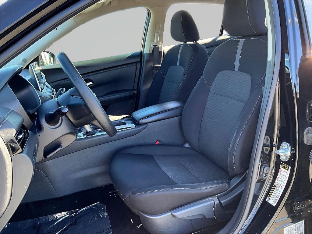 Used 2024 Nissan Sentra SV FWD image 22