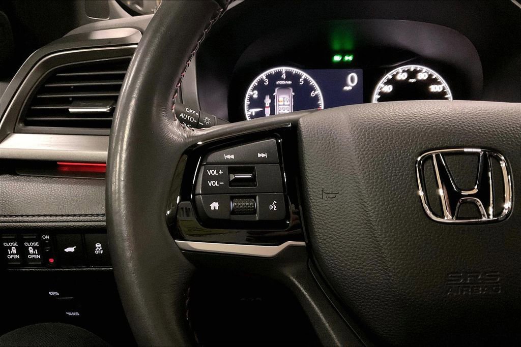 Used 2025 Honda Odyssey Sport-L image 17