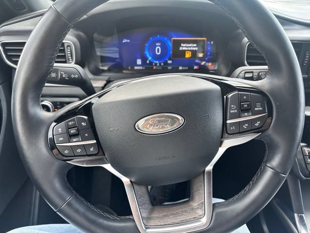 Certified 2023 Ford Explorer Platinum w/ Class IV Trailer Tow Package AWD/4WD image 17