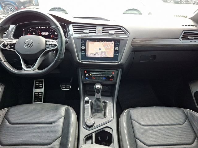 Used 2022 Volkswagen Tiguan SEL R-Line image 16