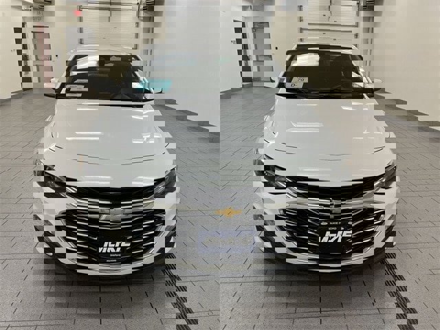 Used 2024 Chevrolet Malibu LT image 3