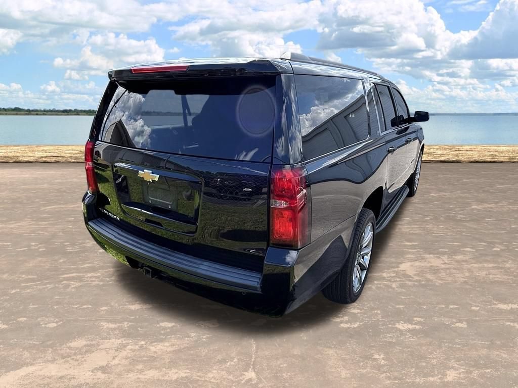 Used 2017 Chevrolet Suburban LT RWD image 10