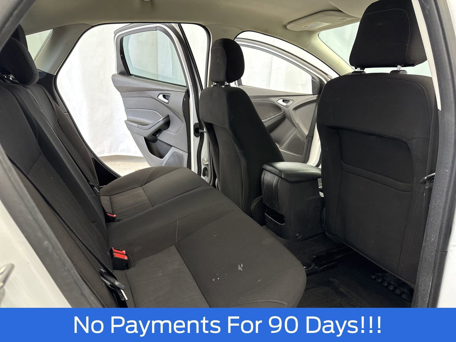 Certified 2018 Ford Focus SE FWD image 29