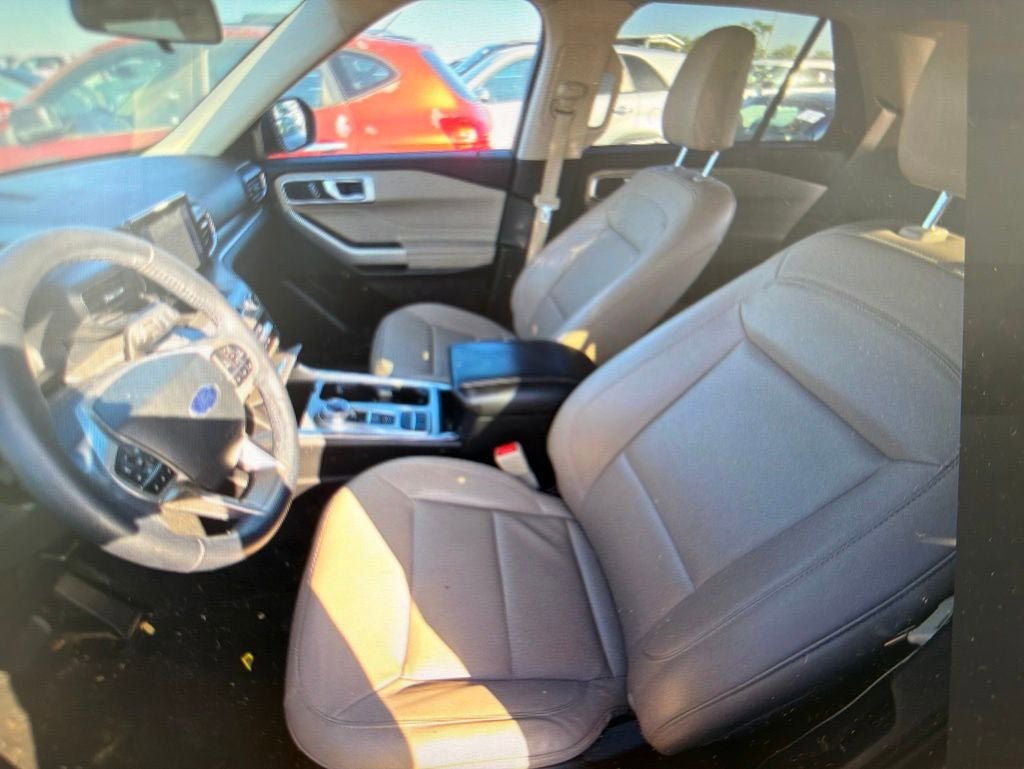 Certified 2022 Ford Explorer XLT w/ Equipment Group 202A RWD image 6