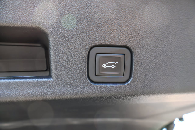 Used 2025 Chevrolet Traverse RS w/ LPO, Floor Liner Package AWD/4WD image 25