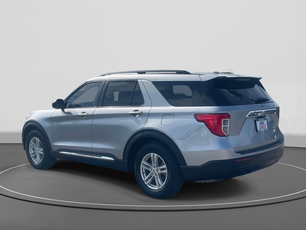 Certified 2023 Ford Explorer XLT image 2