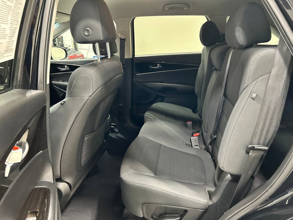 Used 2020 Kia Sorento LX FWD image 25