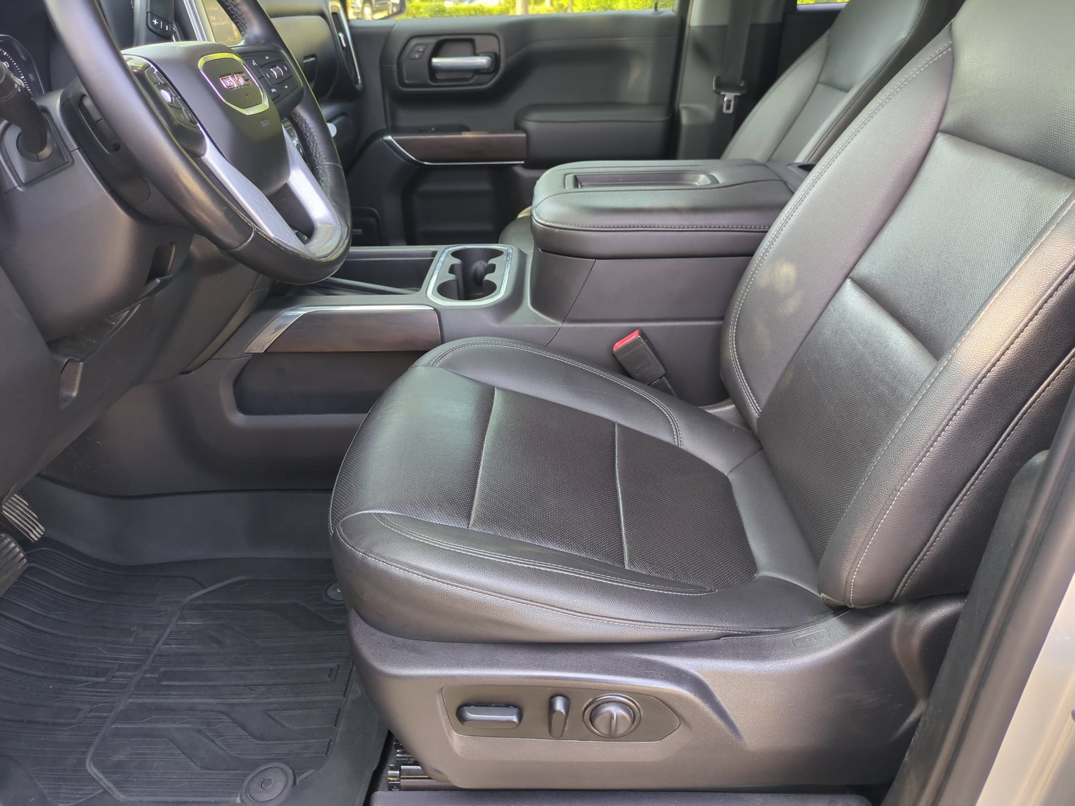 Used 2021 GMC Sierra 1500 SLT w/ SLT Premium Plus Package AWD/4WD image 14