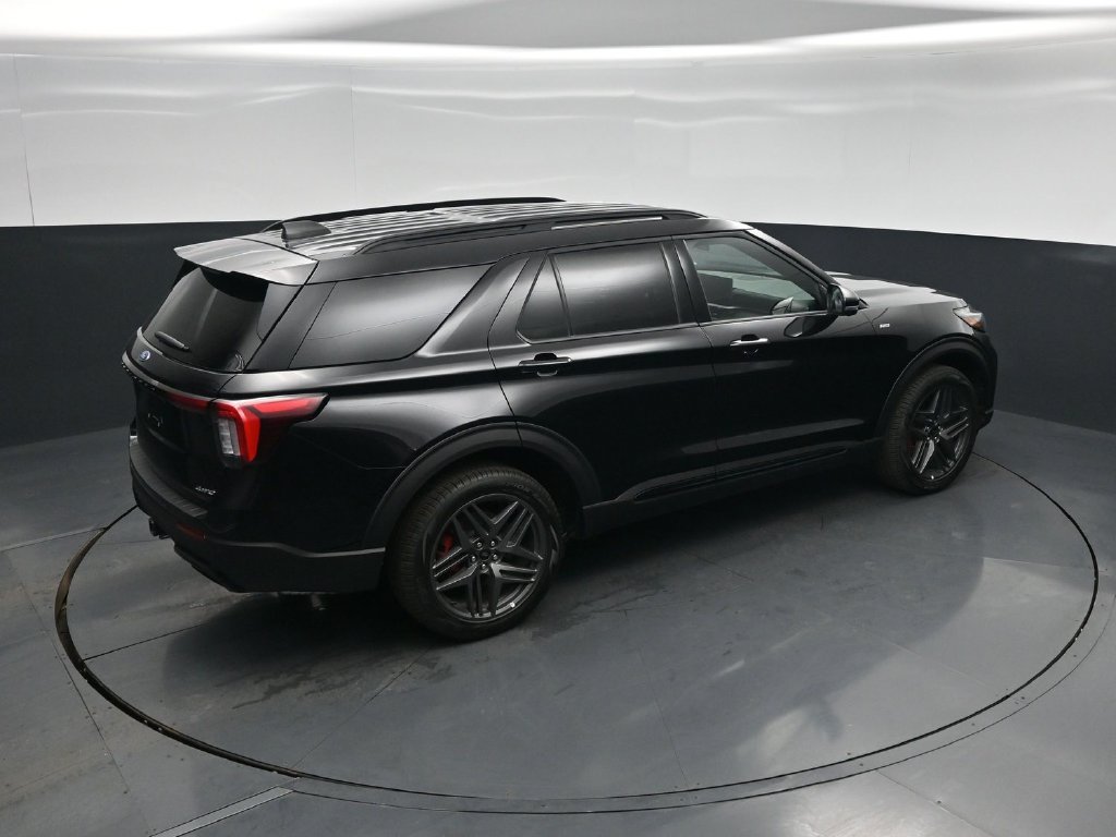 Certified 2026 Ford Explorer ST-Line w/ ST-Line Street Pack AWD/4WD image 39
