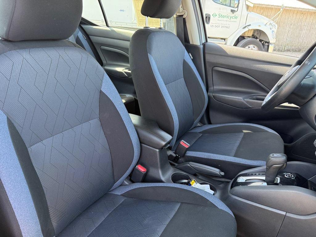 Used 2025 Nissan Versa SV w/ Trunk Package FWD image 18