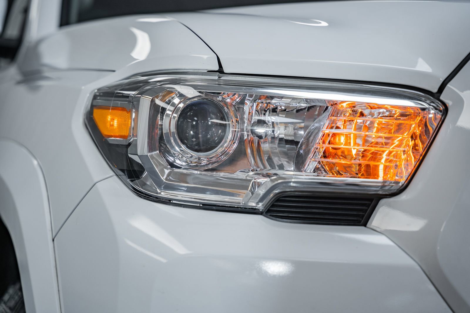 Used 2020 Toyota Tacoma SR5 image 14