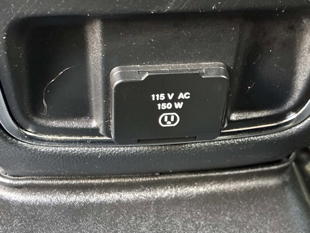 Used 2018 Jeep Grand Cherokee Altitude image 15