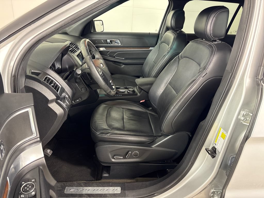 Certified 2017 Ford Explorer Limited AWD/4WD image 26