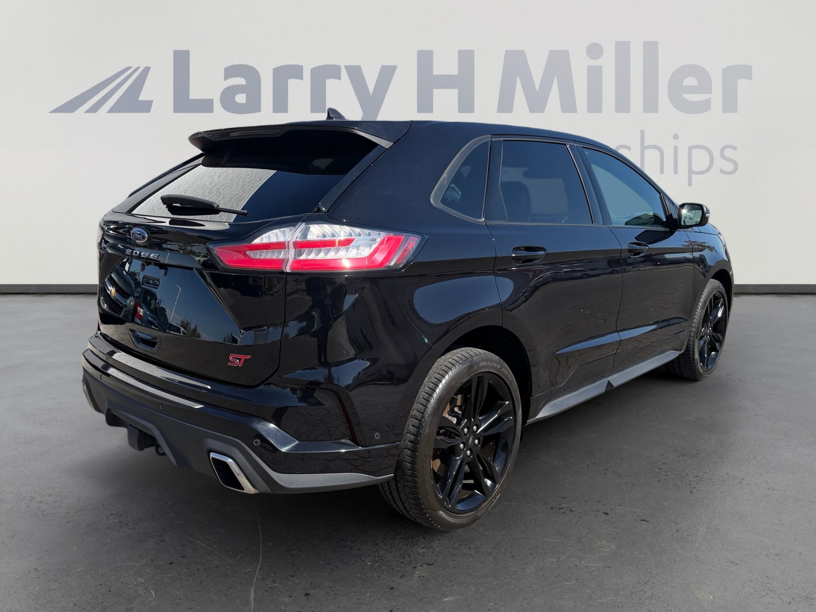 Certified 2024 Ford Edge ST w/ Equipment Group 401A AWD/4WD image 5
