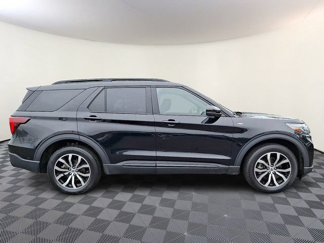 Certified 2025 Ford Explorer ST-Line AWD/4WD image 8